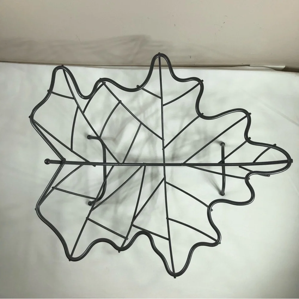 Metallic Sturdy & Durable Leaf Shaped Wire Fruit Basket Tabletop Decor